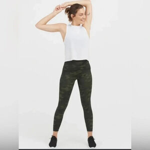 SPANX Women’s Look at Me Now Seamless Camo Leggings